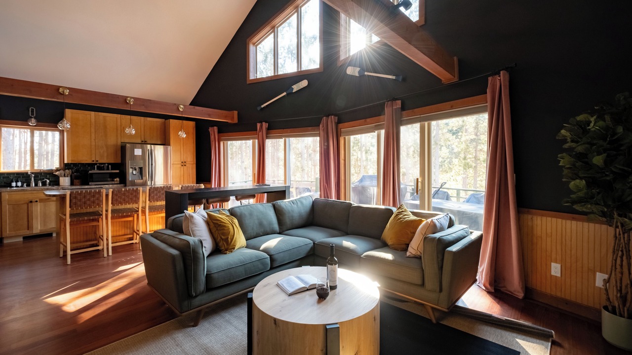 Photo of Livingroom in Central Lake