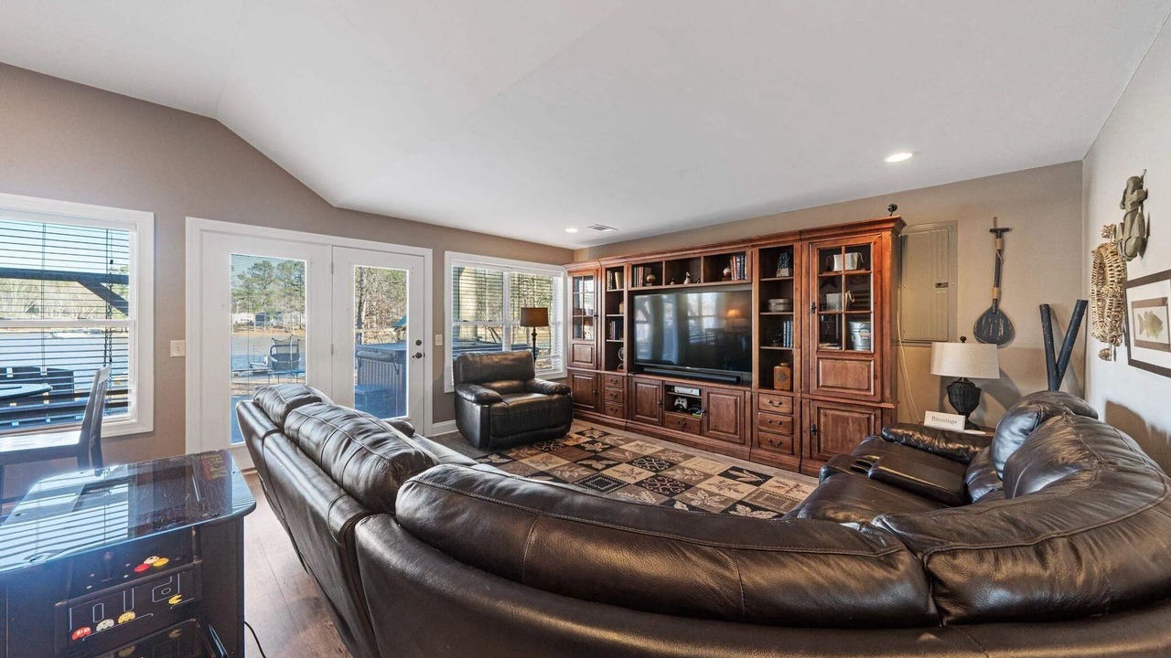 Photo of Livingroom in Eatonton