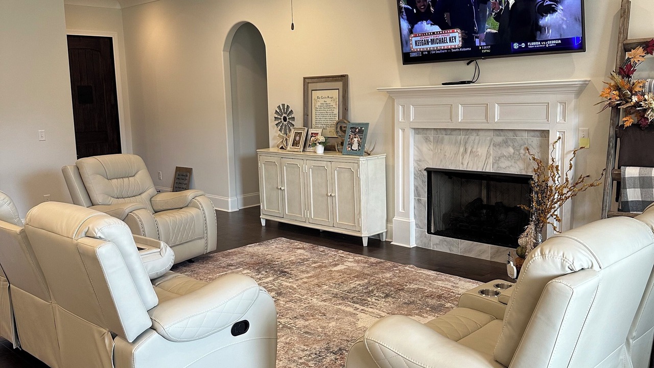 Photo of Livingroom in Auburn