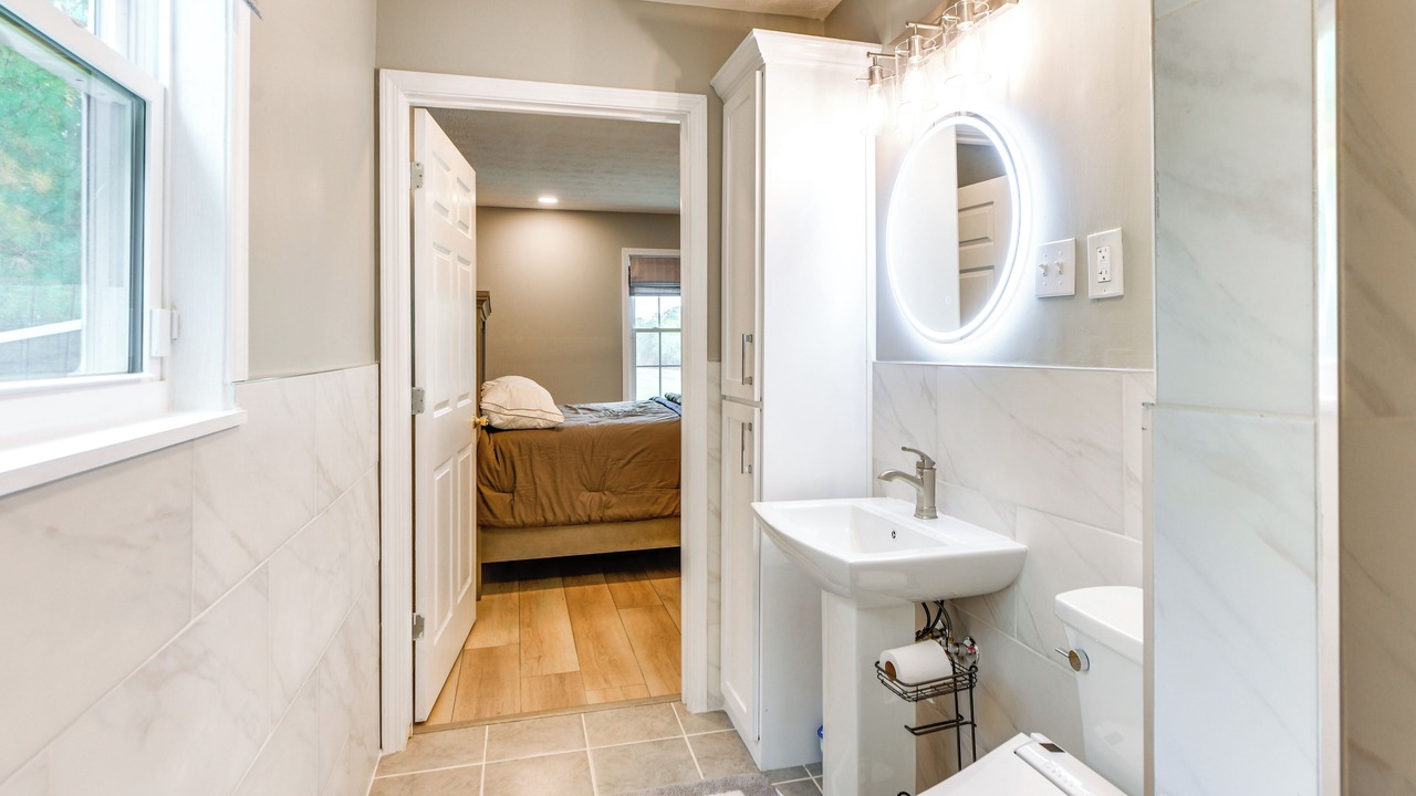 Photo of Bathroom in Shorter