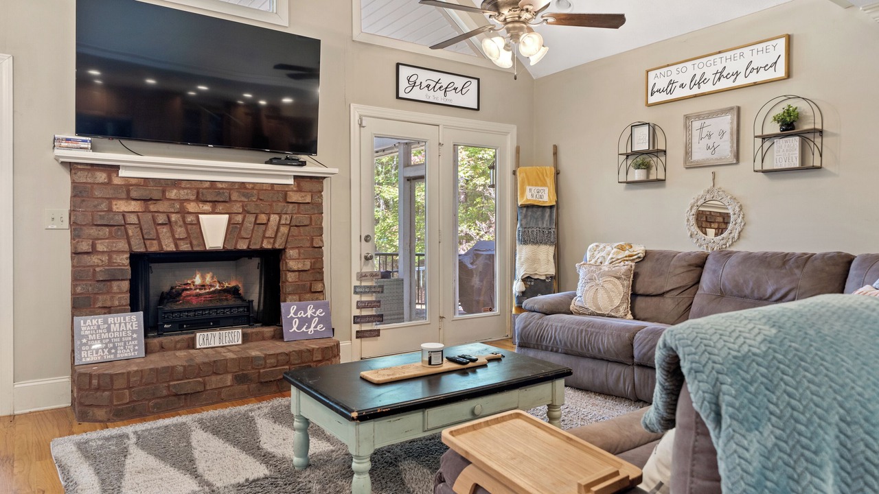 Photo of Livingroom in Eatonton