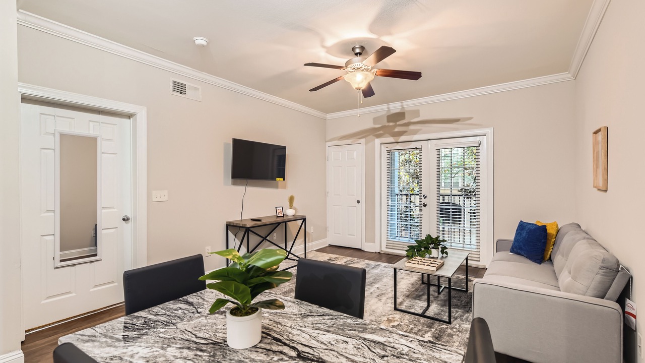 Photo of Livingroom in Old Fourth Ward