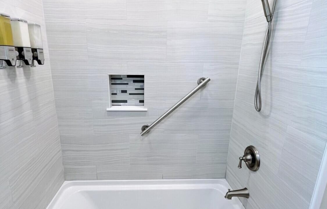 Photo of Bathroom in Kenner - Louis Armstrong International Airport