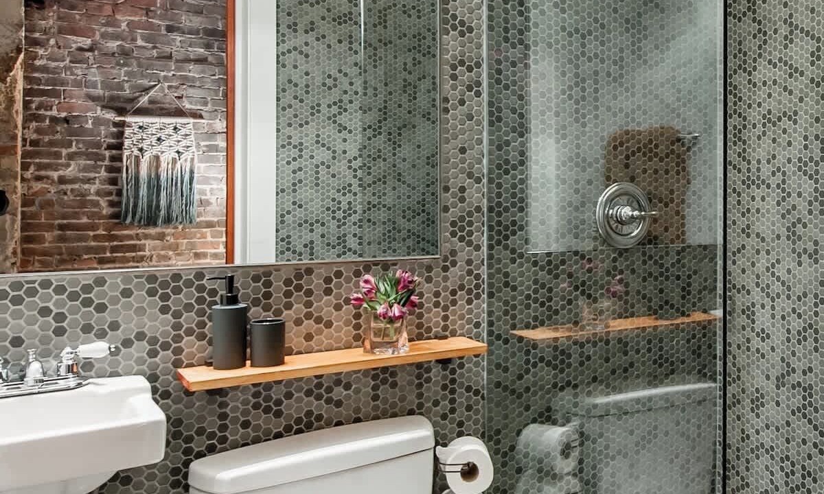 Photo of Bathroom in East Riverside