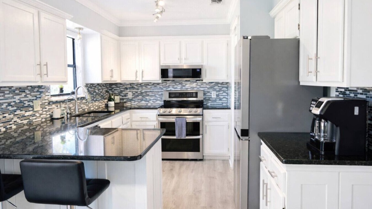 Photo of Kitchen in Sandalwood