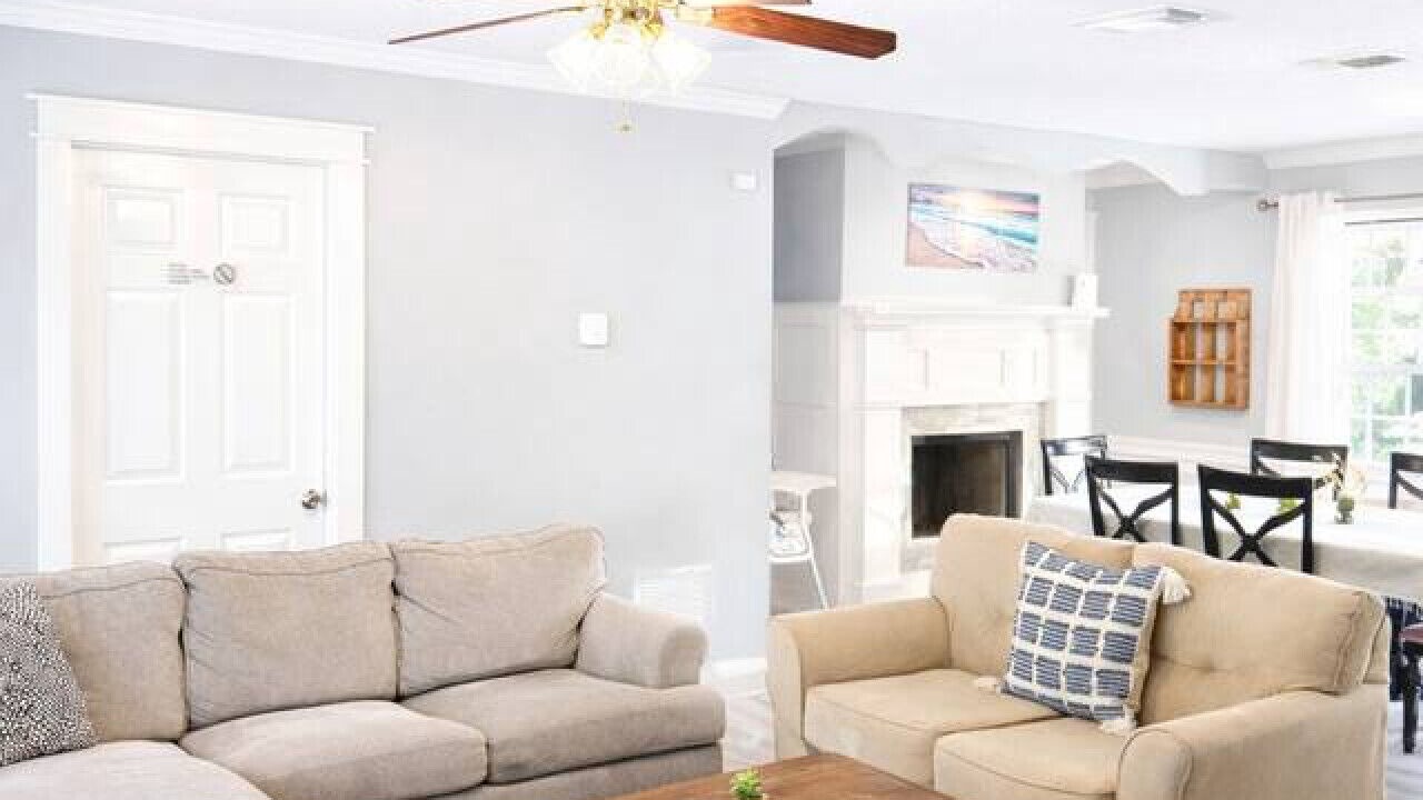 Photo of Livingroom in Sandalwood