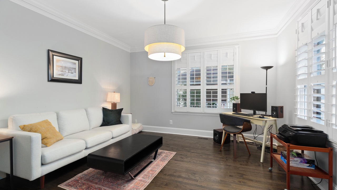 Photo of Livingroom in Avondale Estates