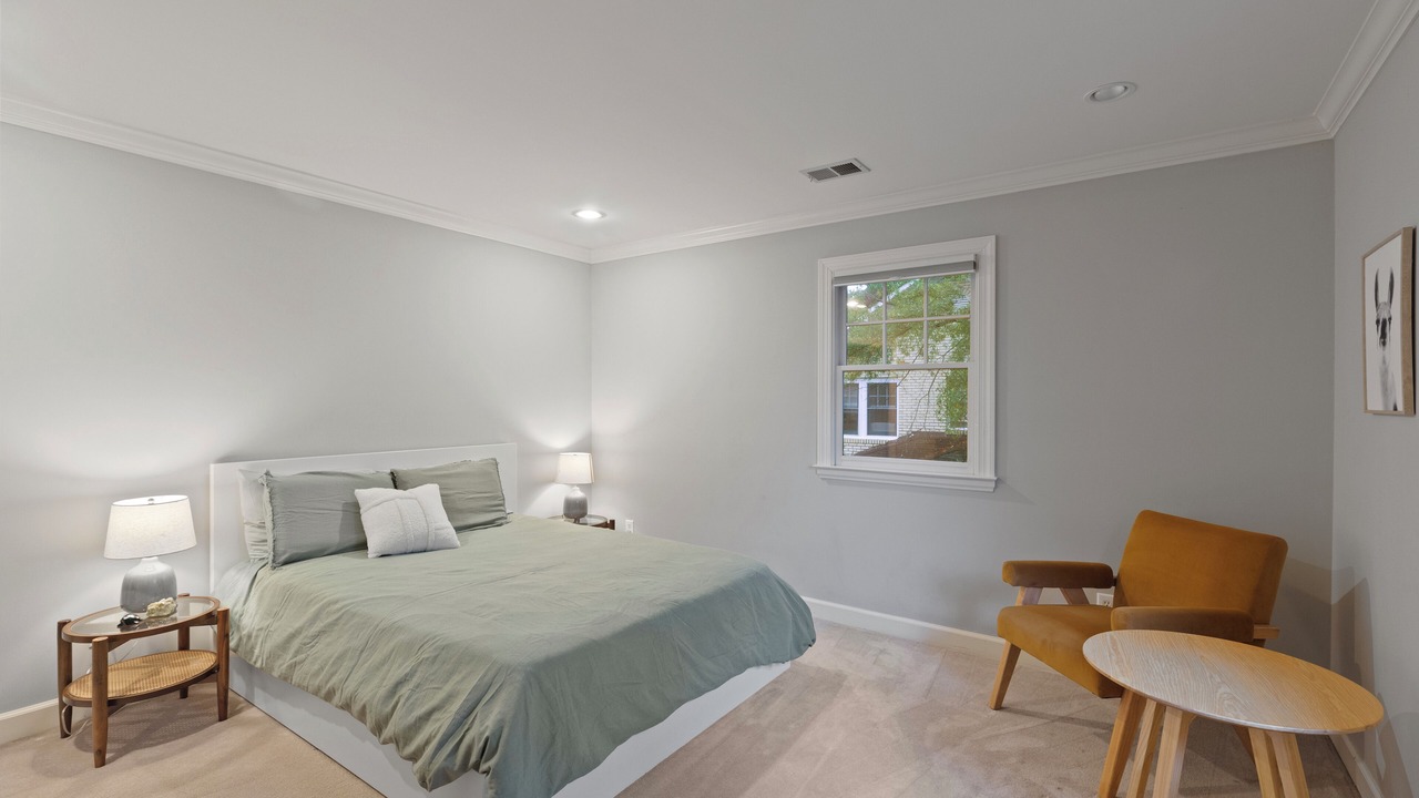 Photo of Bedroom in Avondale Estates