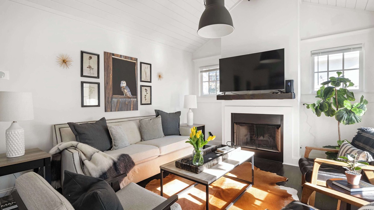 Photo of Livingroom in Inman Park