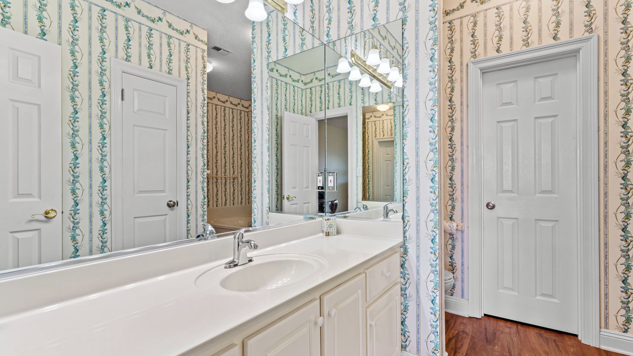Photo of Bathroom in Audubon Place