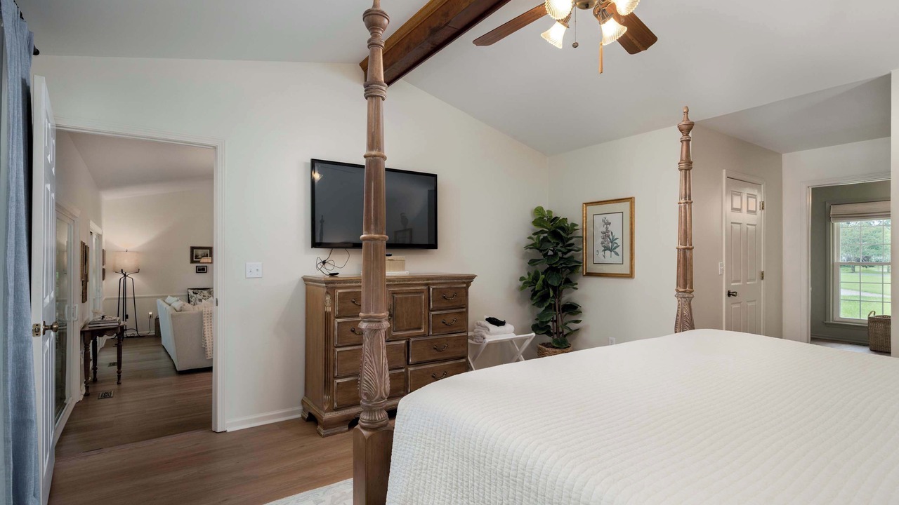 Photo of Bedroom in Northport