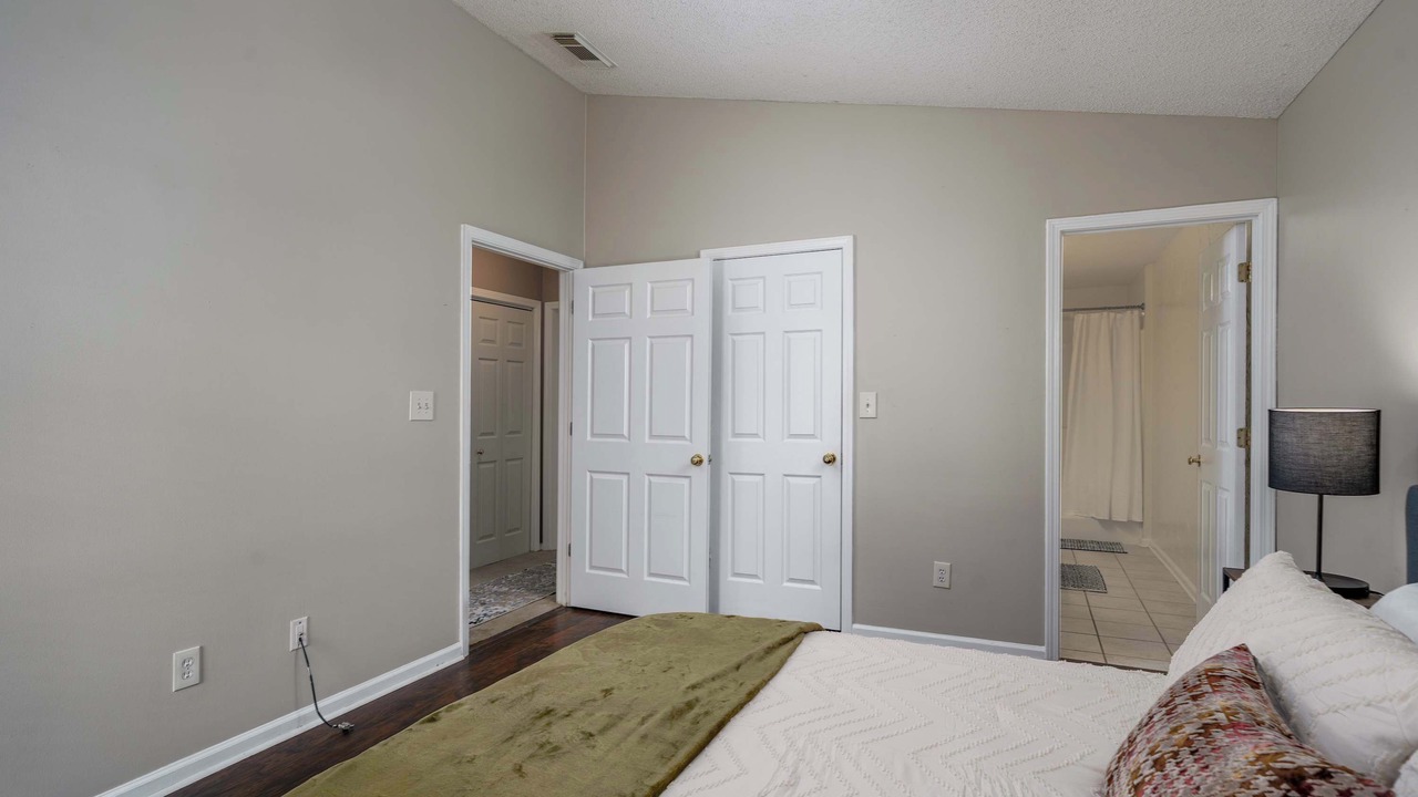Photo of Bedroom in Tuscaloosa