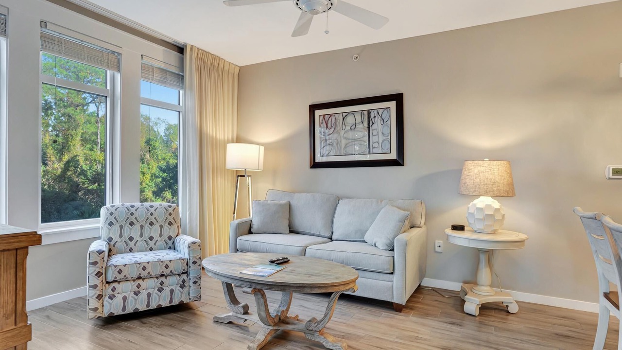 Photo of Livingroom in Baytowne Wharf