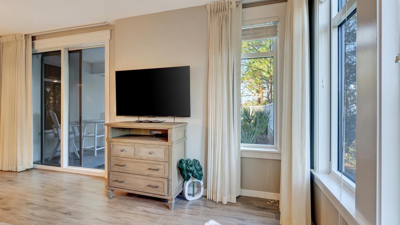 Photo of Livingroom in Baytowne Wharf