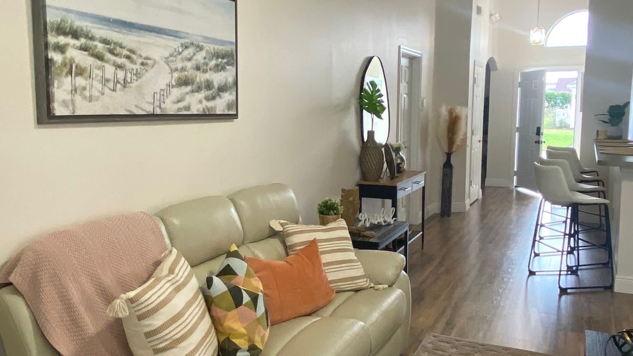 Photo of Livingroom in Davenport