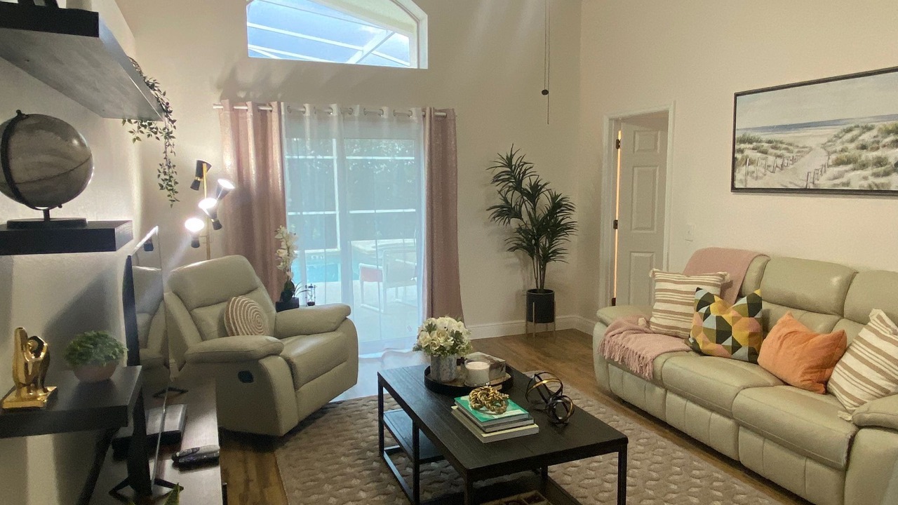 Photo of Livingroom in Davenport