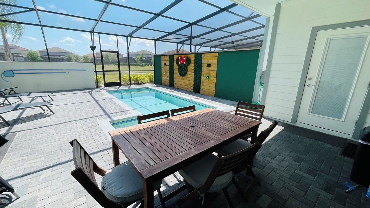 Photo of Outdoor in Loughman