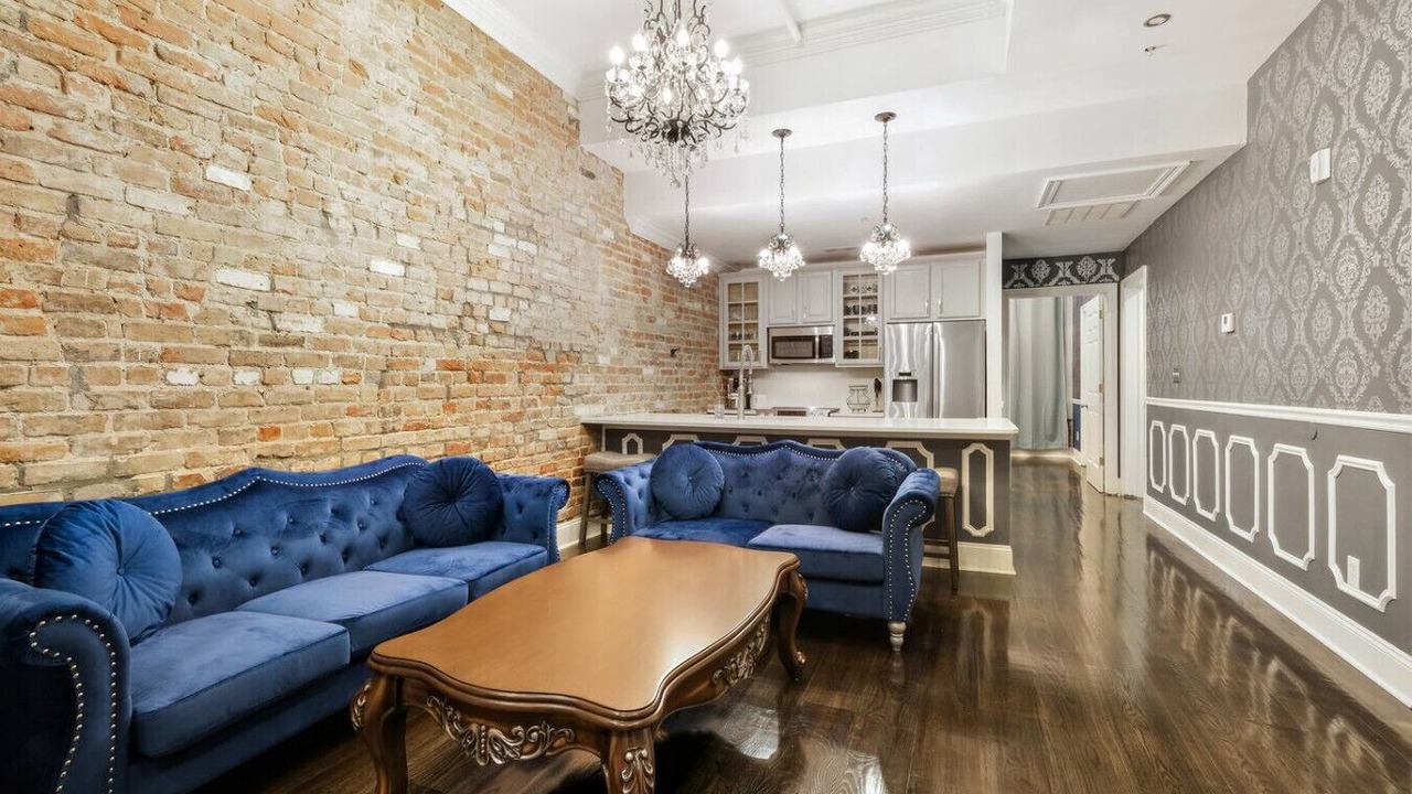 Photo of Livingroom in French Quarter