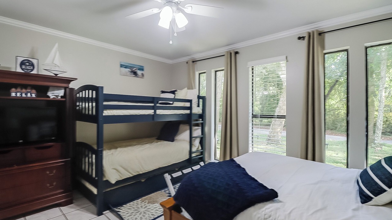 Photo of Bedroom in Mississippi City