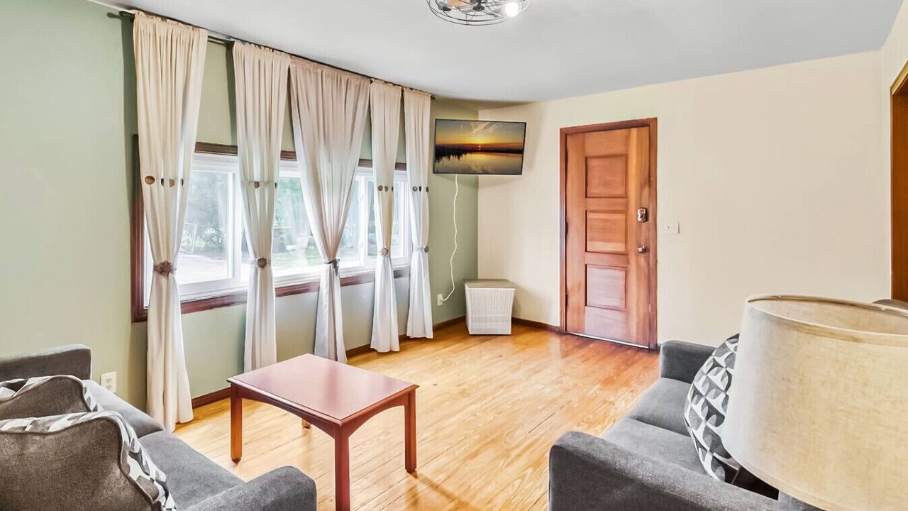 Photo of Livingroom in Northside