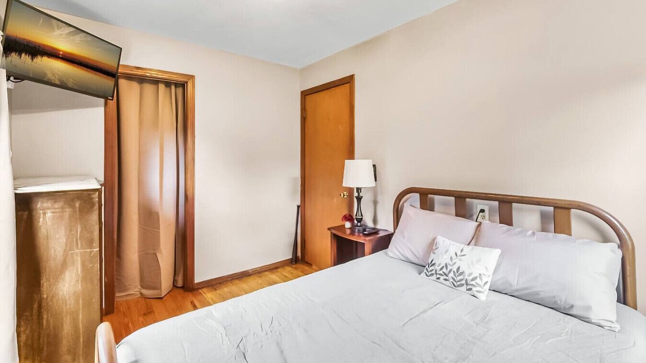 Photo of Bedroom in Northside