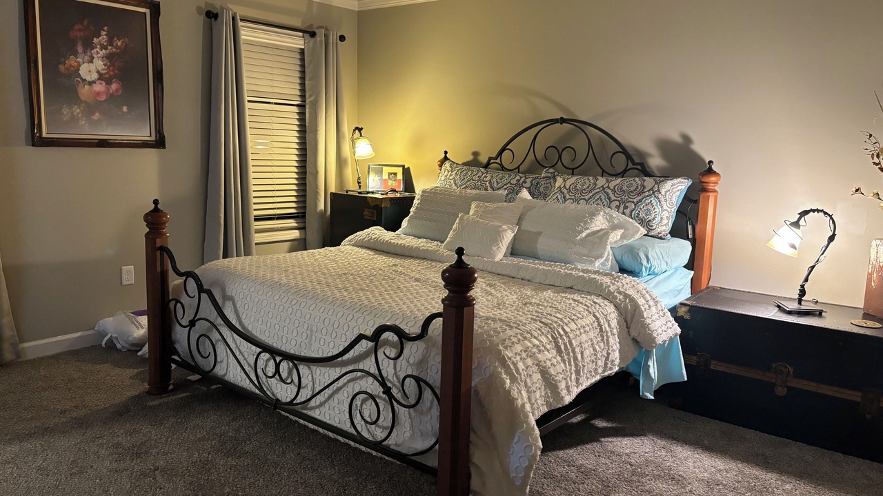Photo of Bedroom in Midland City