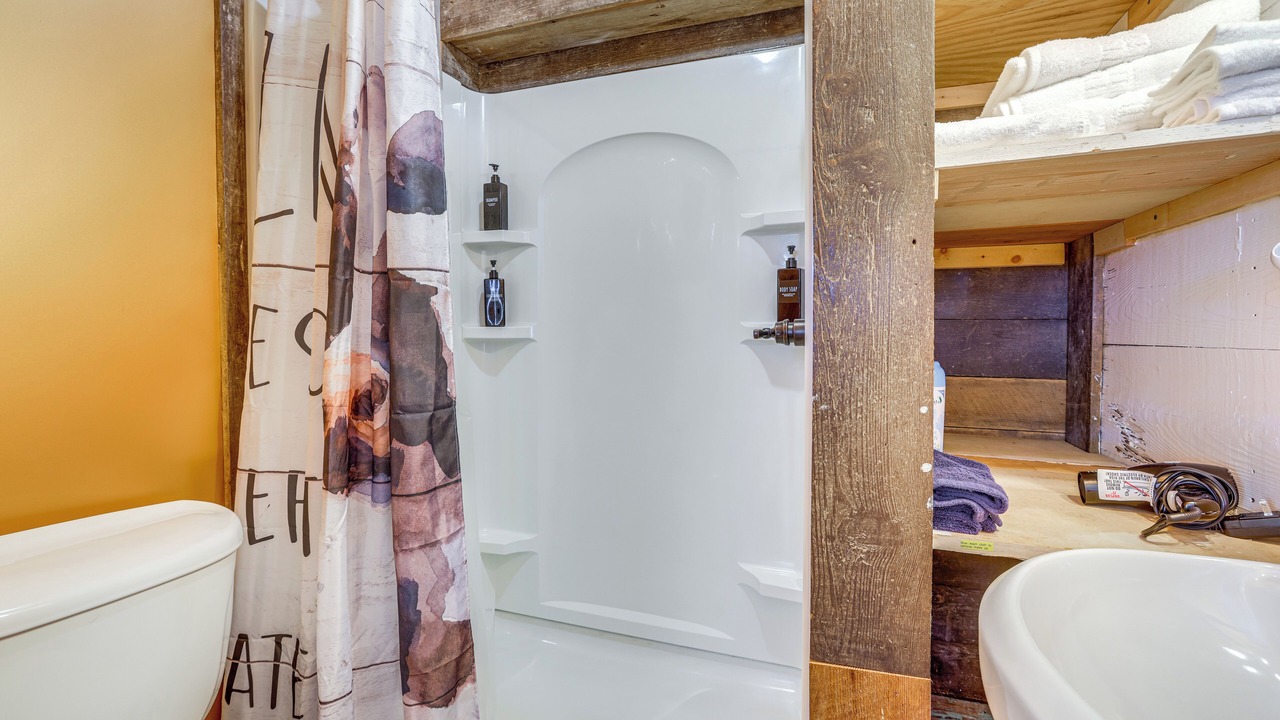 Photo of Bathroom in Lineville