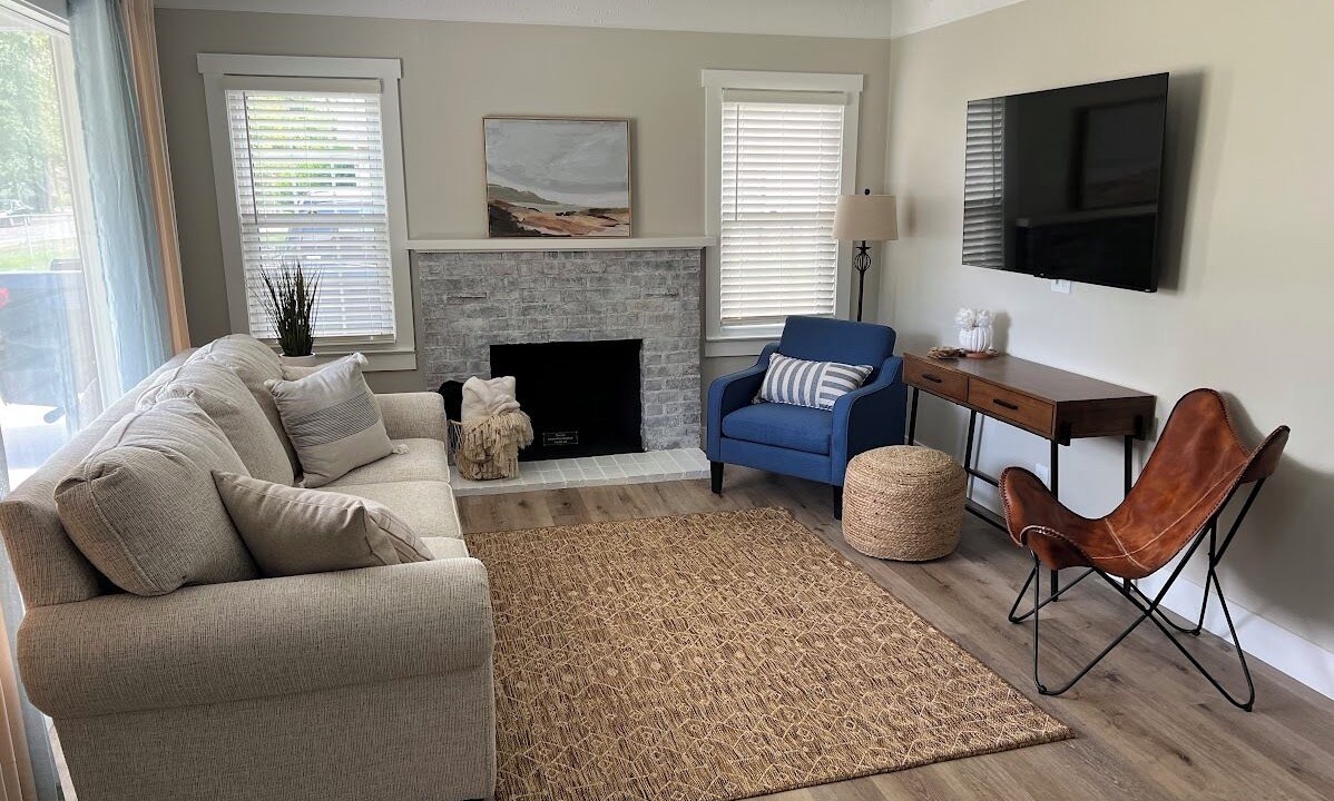 Photo of Livingroom in Norton Shores