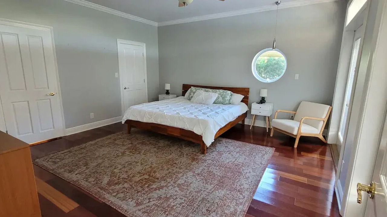 Photo of Bedroom in Henderson Point