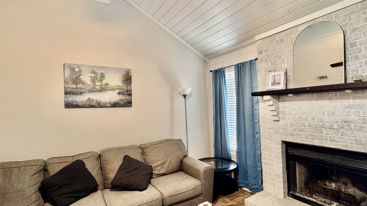 Photo of Livingroom in Gulf Hills