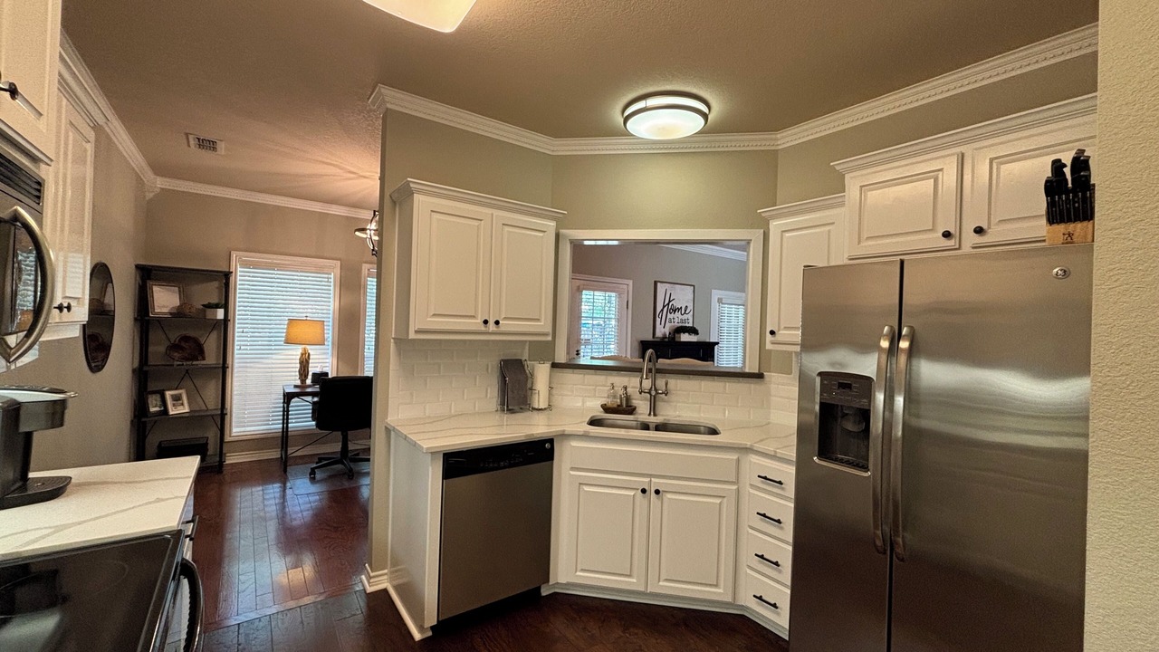 Photo of Kitchen in Center