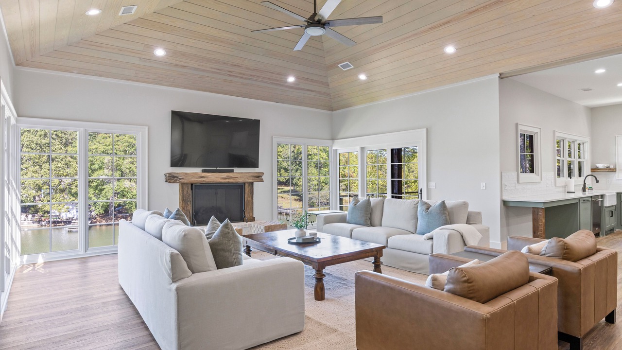 Photo of Livingroom in Jacksons' Gap