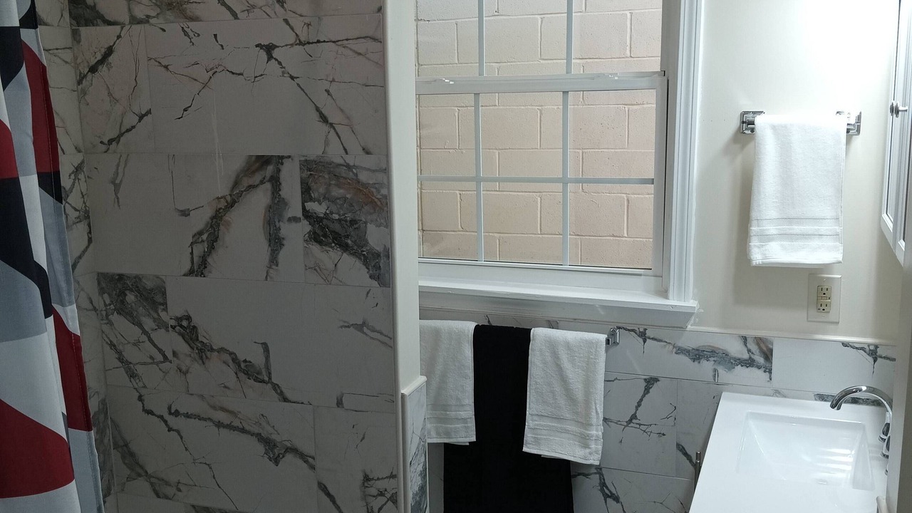 Photo of Bathroom in Irish Channel