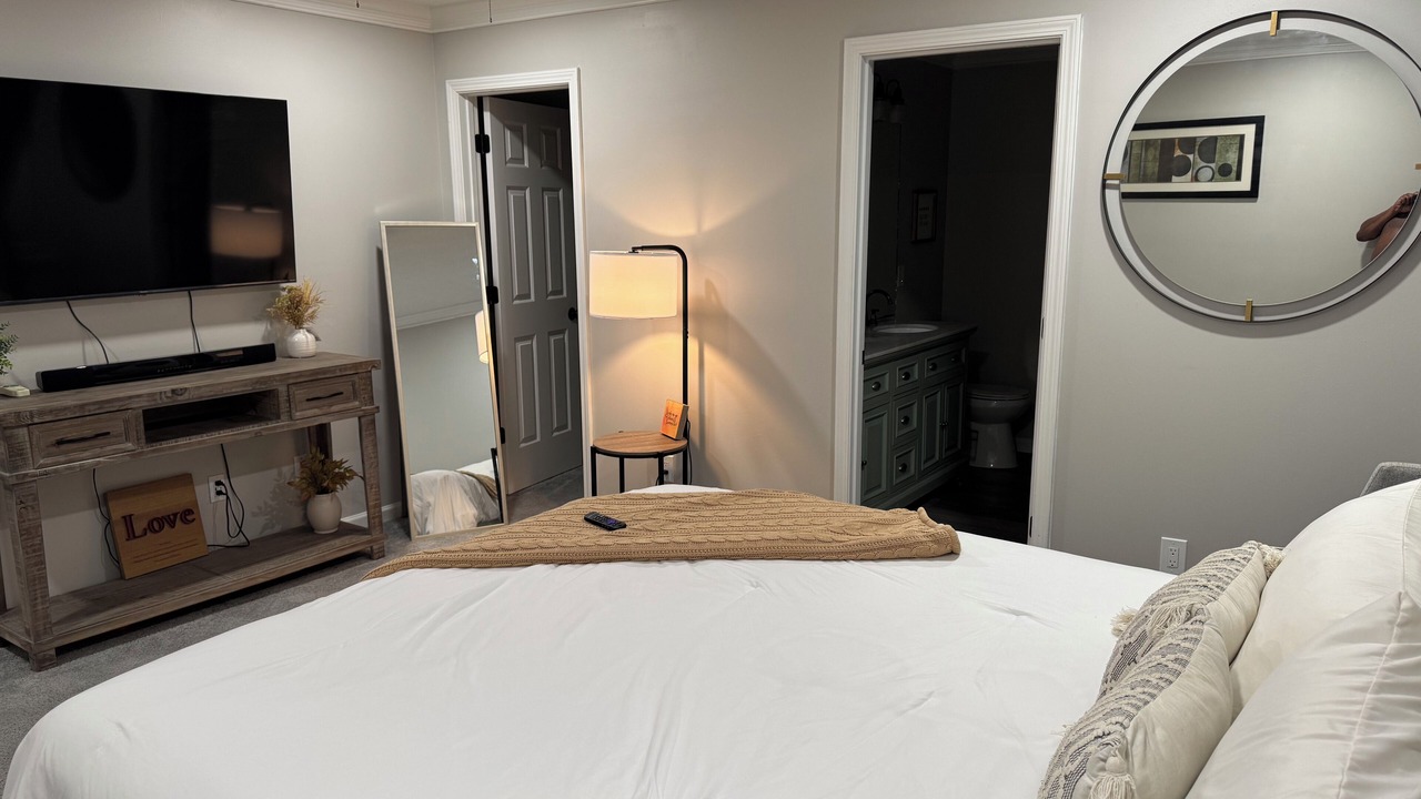 Photo of Bedroom in Lithia Springs