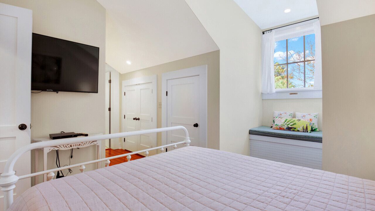 Photo of Bedroom in Tybee Island
