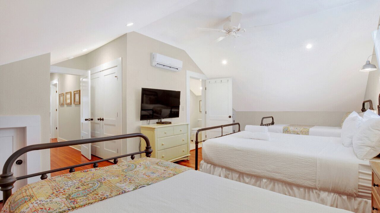 Photo of Bedroom in Tybee Island