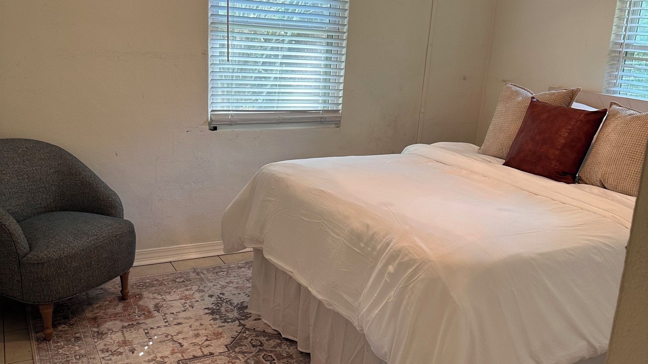 Photo of Bedroom in Foley