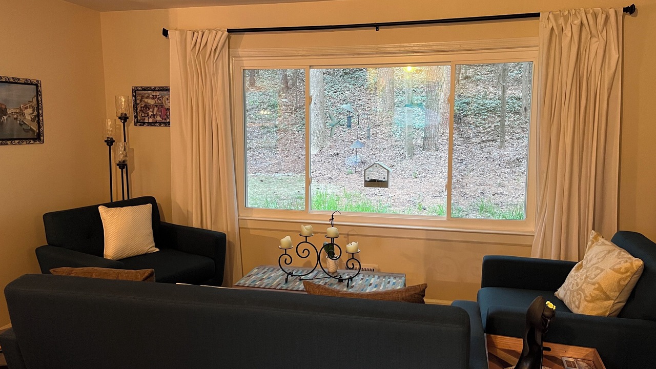 Photo of Livingroom in Mableton
