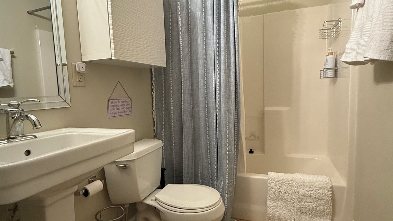 Photo of Bathroom in Dadeville