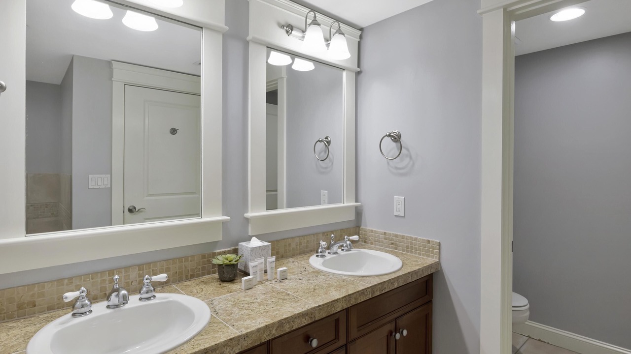 Photo of Bathroom in Baytowne Wharf