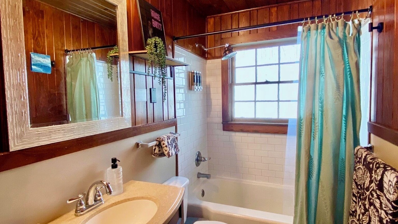 Photo of Bathroom in Hattiesburg