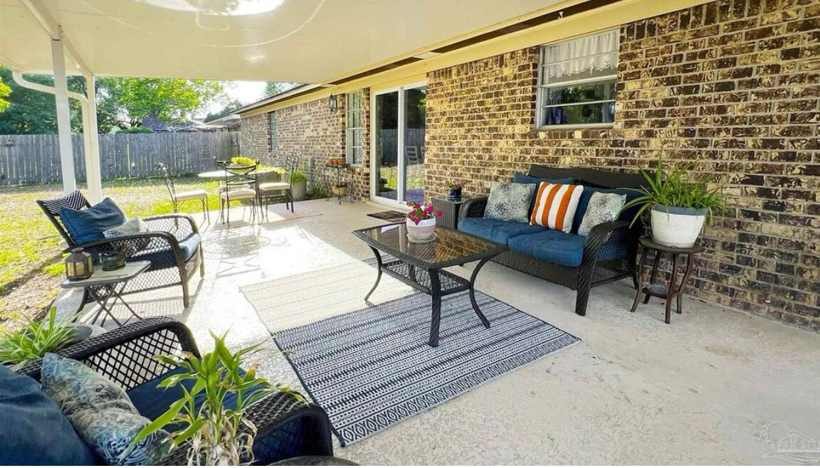Photo of Patio Balcony in Grande Lagoon Lakes