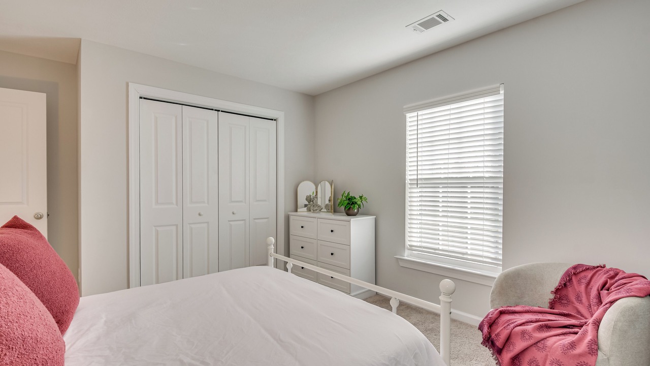 Photo of Bedroom in Canterbury Farms
