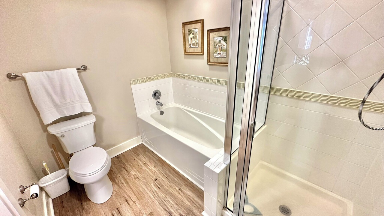 Photo of Bathroom in Baytowne Wharf