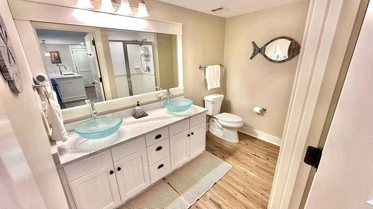 Photo of Bathroom in Baytowne Wharf