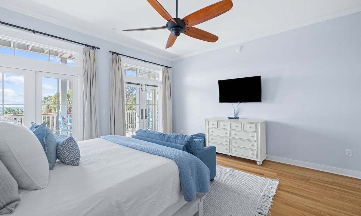 Photo of Bedroom in Beach District