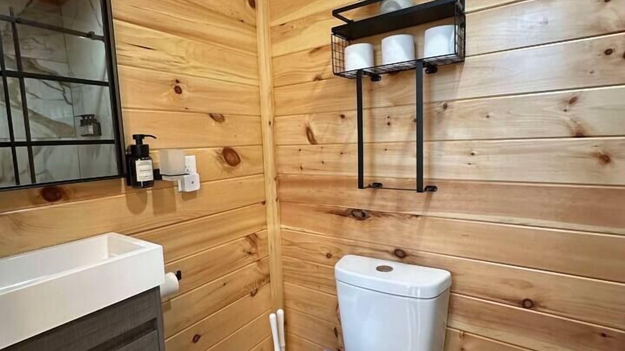 Photo of Bathroom in Six Mile
