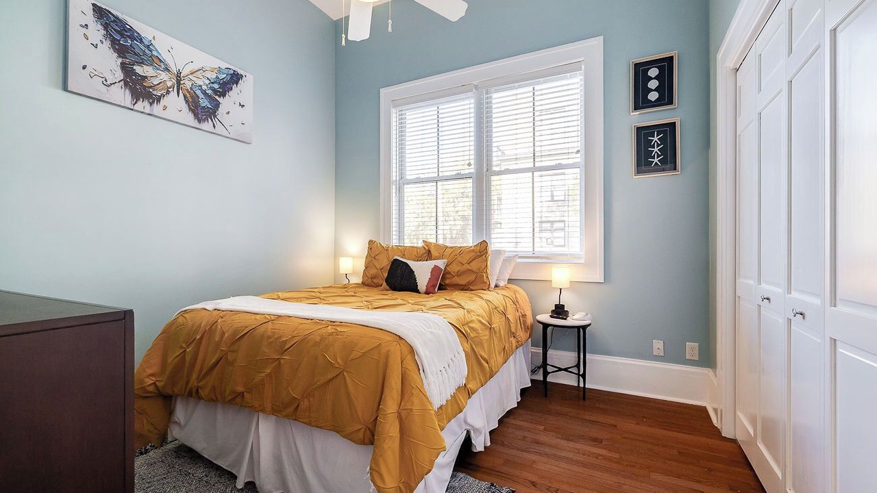Photo of Bedroom in Metropolitan