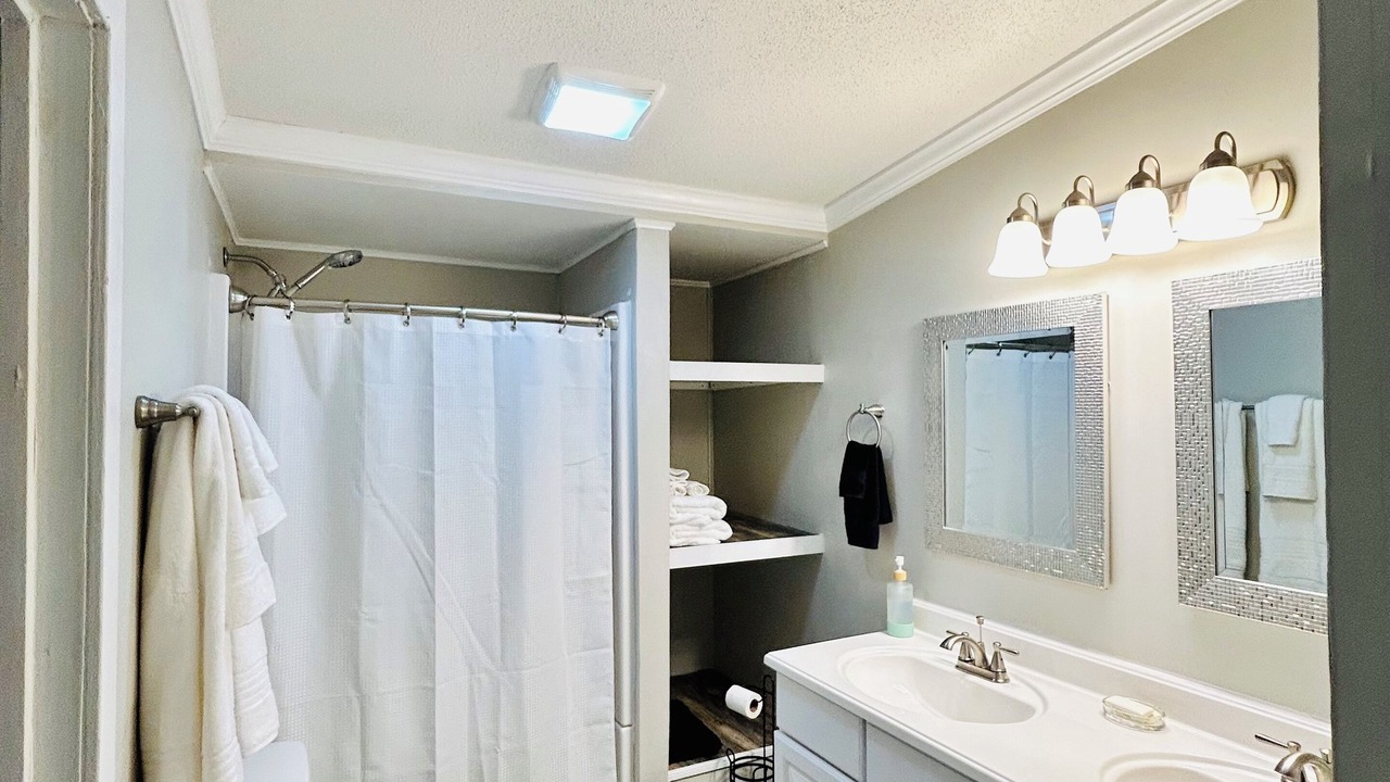 Photo of Bathroom in Six Mile