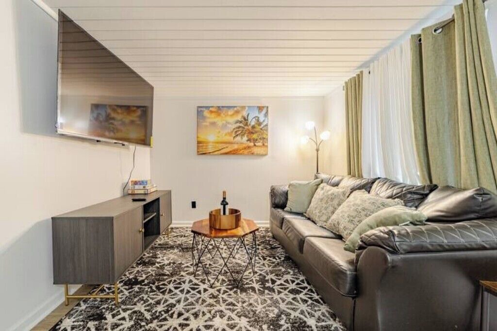 Photo of Bedroom in Tallahassee